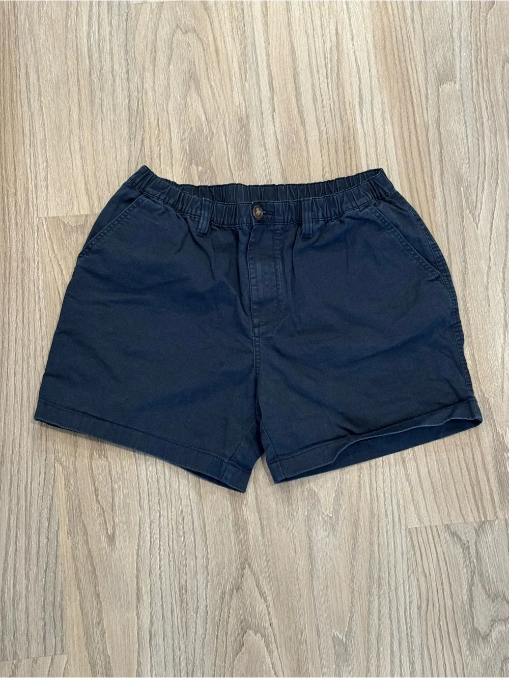 Chubbies Cobblestone 5.5 Inseam Shorts Men’s Large Navy Blue